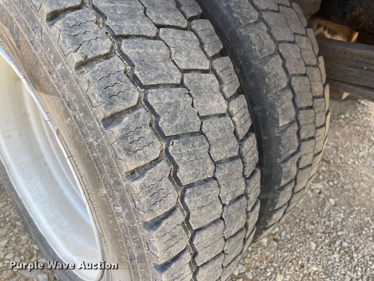 image for item LF9019 2006 Chevrolet C4500  flatbed truck