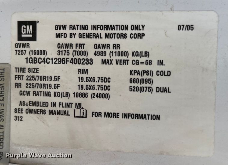 image for item LF9019 2006 Chevrolet C4500  flatbed truck