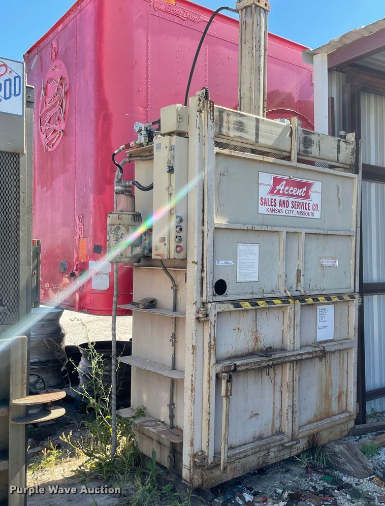 image for item LF9029 Cardboard baler