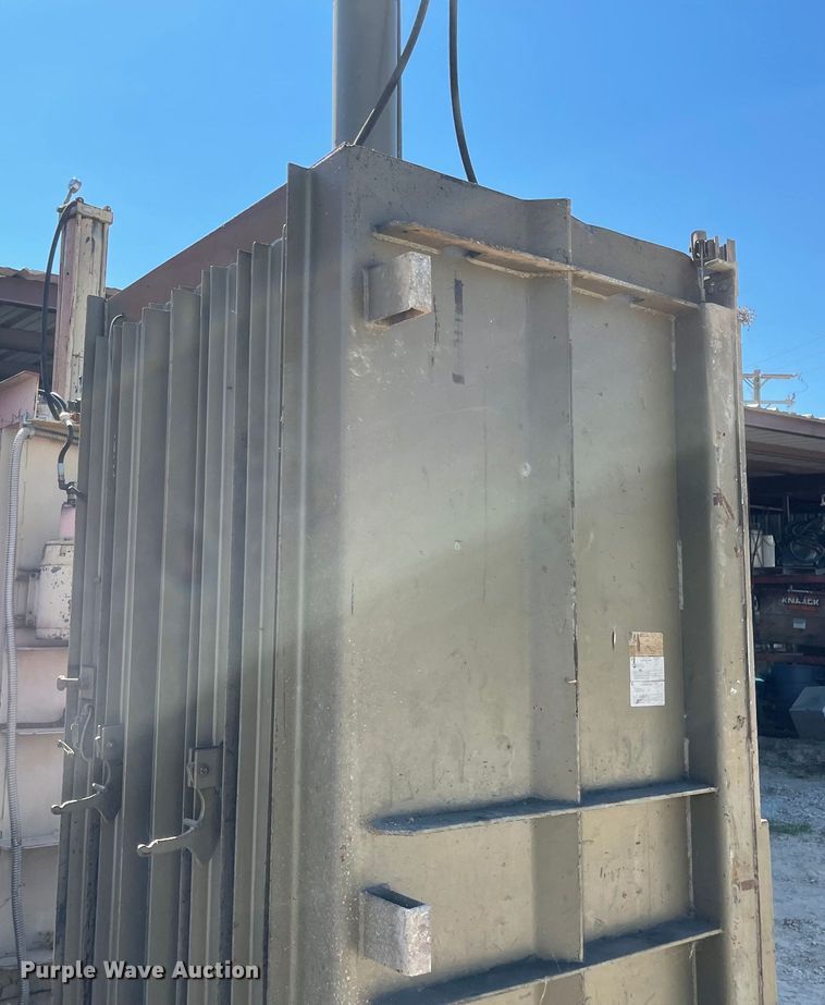 image for item LF9030 Piqua HD2200  cardboard baler