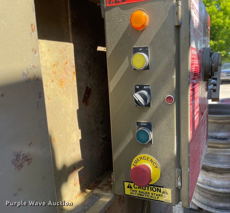 image for item LF9030 Piqua HD2200  cardboard baler