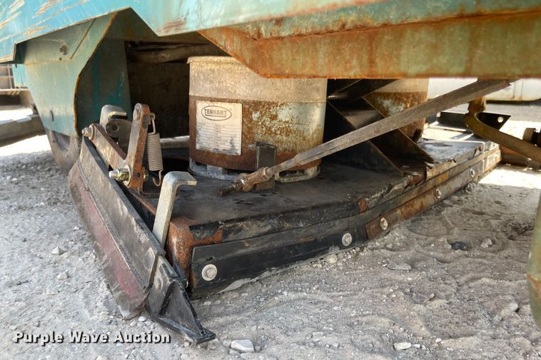 image for item LF9033 Tennant 7200  floor sweeper