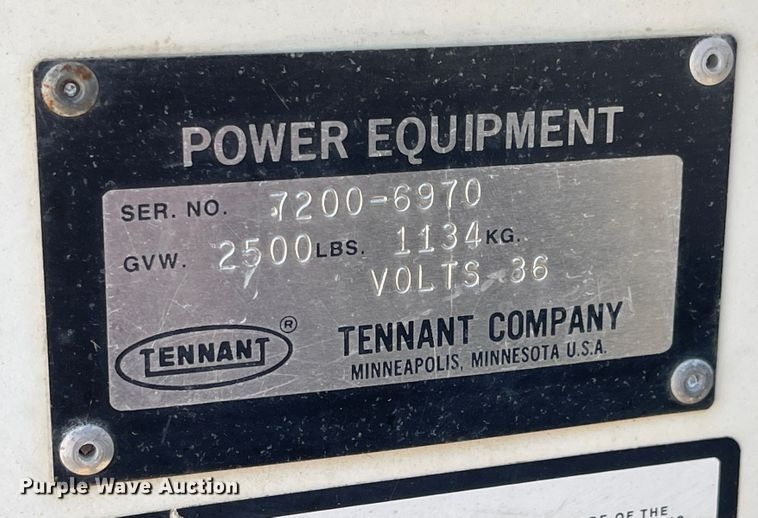 image for item LF9033 Tennant 7200  floor sweeper