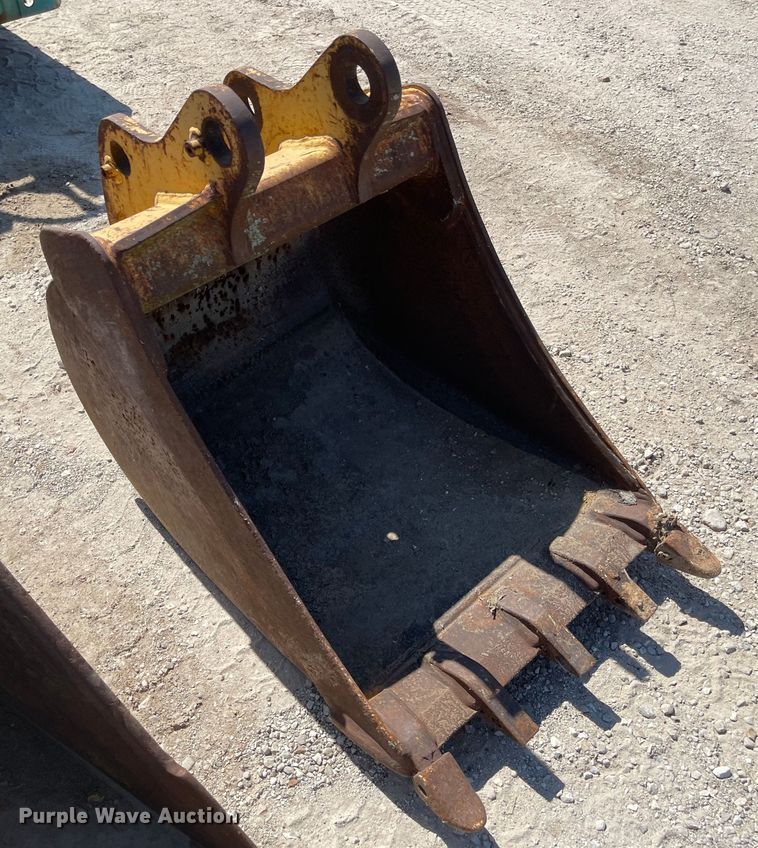 image for item LF9034 24"W excavator bucket