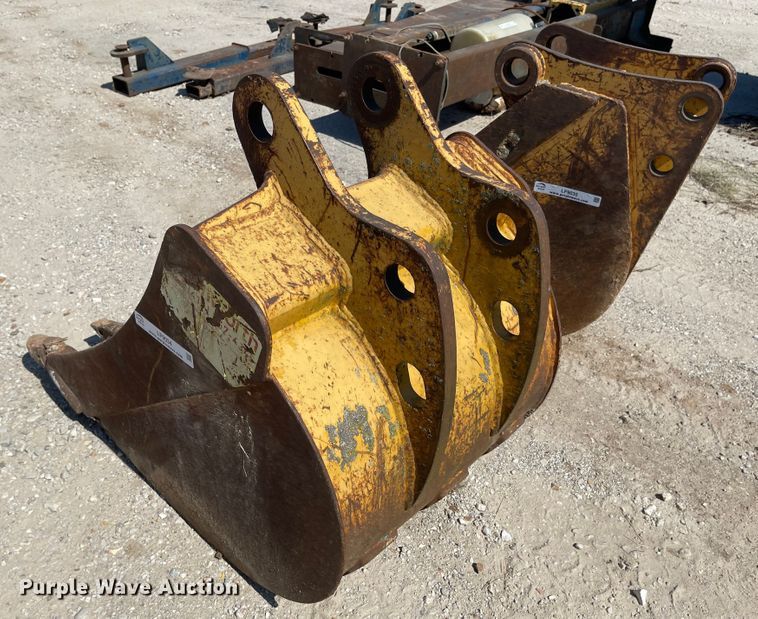 image for item LF9034 24"W excavator bucket