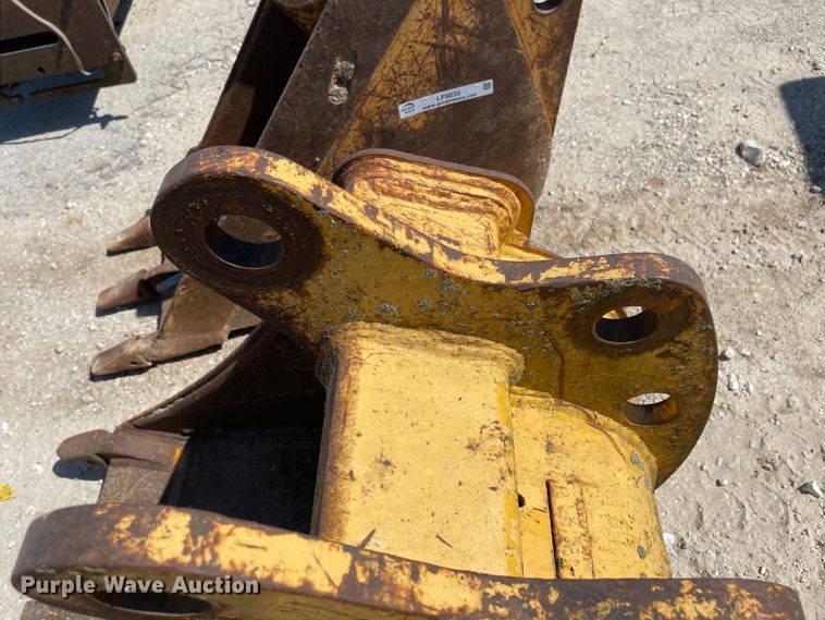 image for item LF9034 24"W excavator bucket