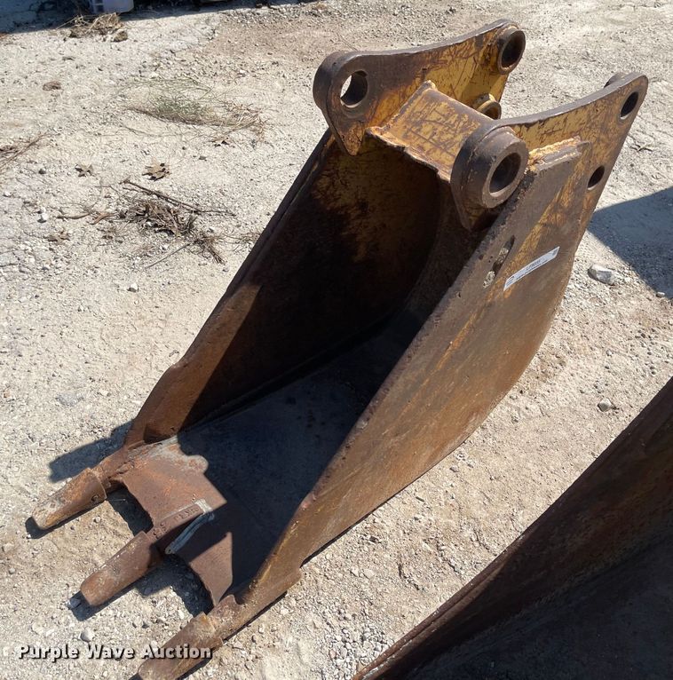 image for item LF9035 16"W Excavator bucket