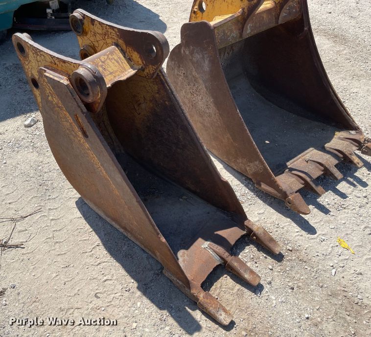 image for item LF9035 16"W Excavator bucket
