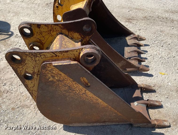 image for item LF9035 16"W Excavator bucket