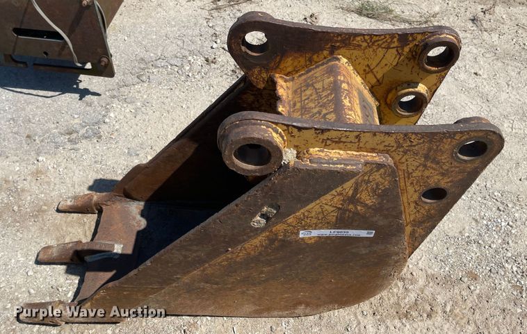 image for item LF9035 16"W Excavator bucket