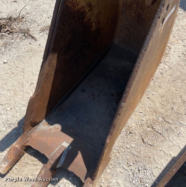 image for item LF9035 16"W Excavator bucket