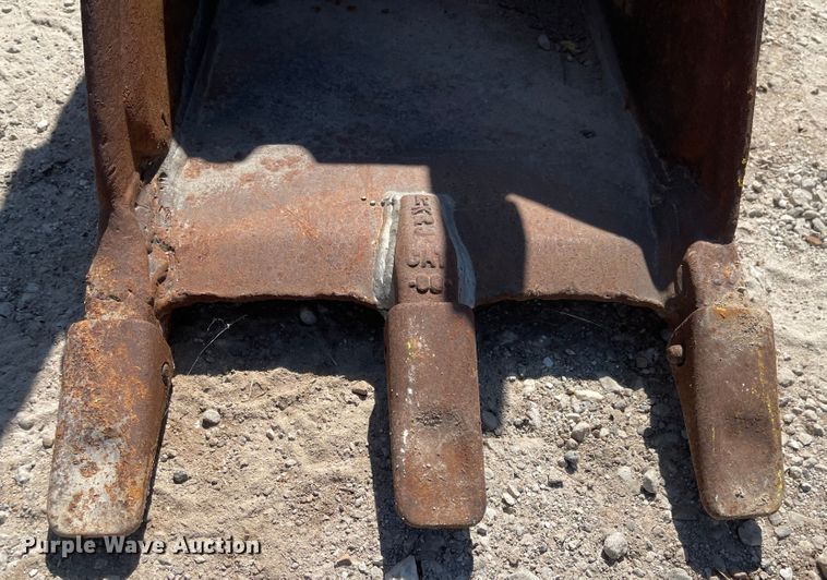 image for item LF9035 16"W Excavator bucket
