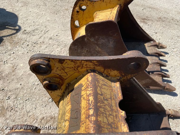 image for item LF9035 16"W Excavator bucket