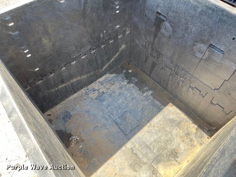 image for item LF9037 (15) collapsible plastic totes