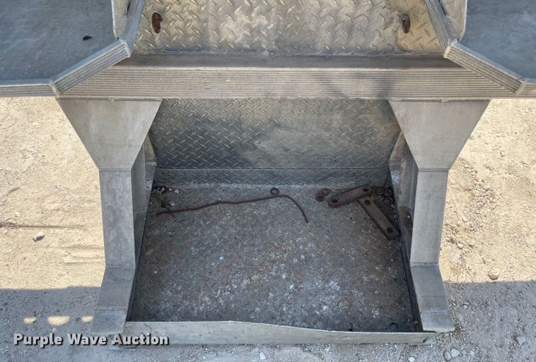 image for item LF9038 Merritt  headache rack