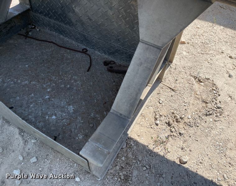 image for item LF9038 Merritt  headache rack