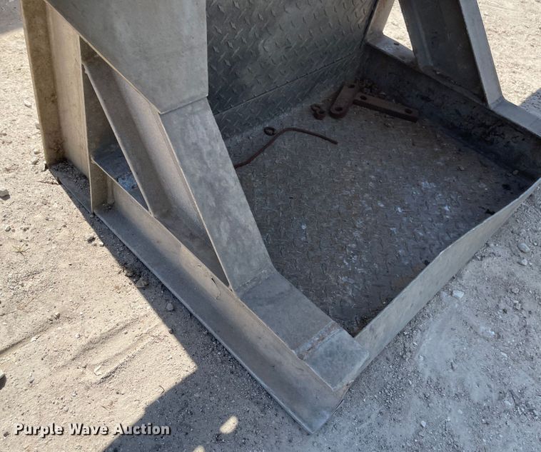 image for item LF9038 Merritt  headache rack