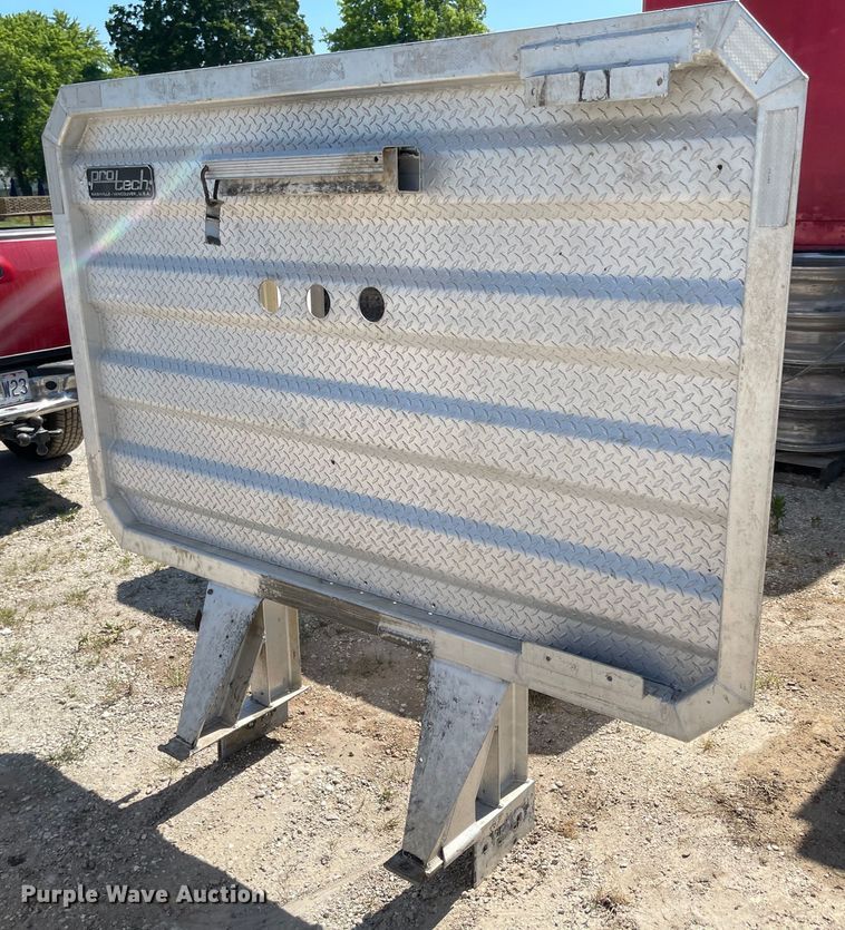 image for item LF9039 Protech  headache rack