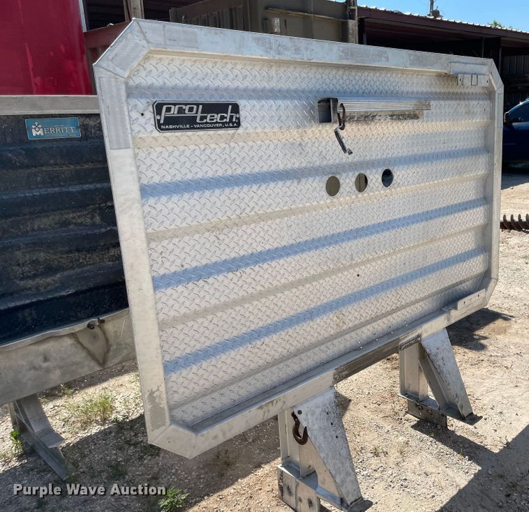 image for item LF9039 Protech  headache rack