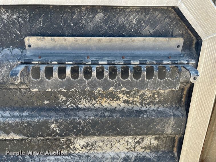 image for item LF9040 Merritt  headache rack