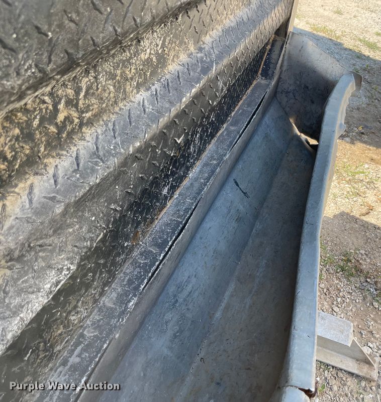 image for item LF9040 Merritt  headache rack