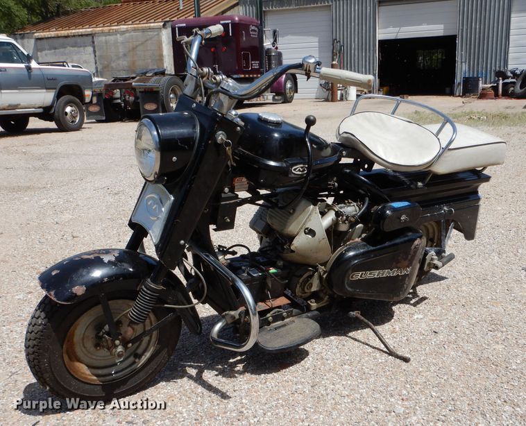 image for item LP9354 1965 Cushman Super Silver Eagle  scooter