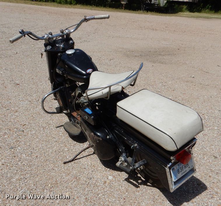 image for item LP9354 1965 Cushman Super Silver Eagle  scooter