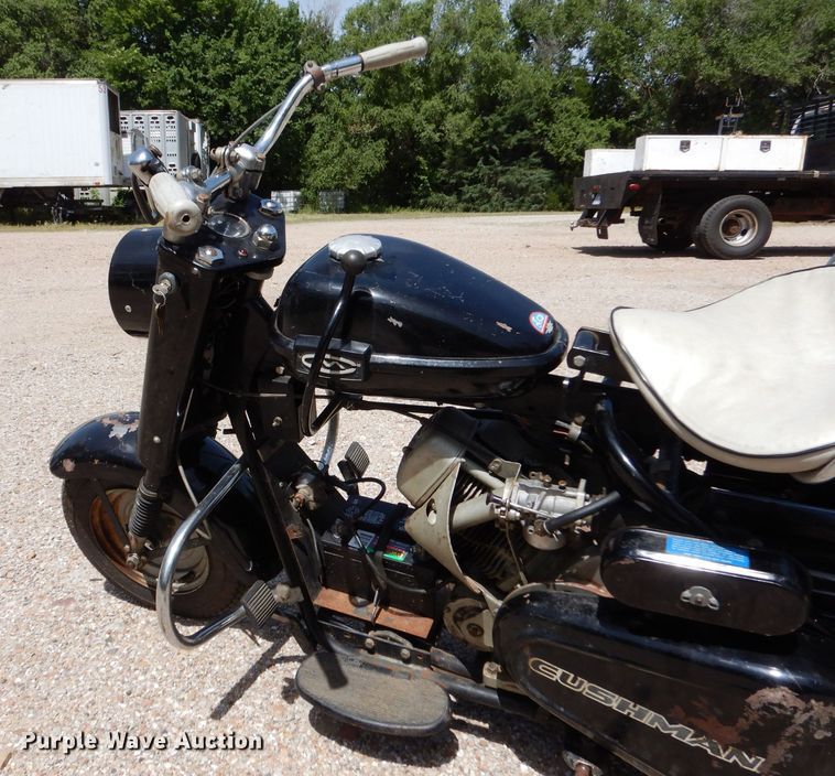 image for item LP9354 1965 Cushman Super Silver Eagle  scooter