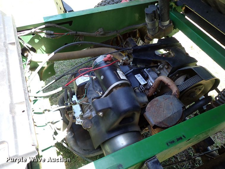 image for item LU9046 2010 John Deere Gator  utility vehicle