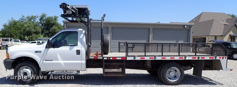 image for item LU9058 2000 Ford F450 Super Duty  flatbed truck