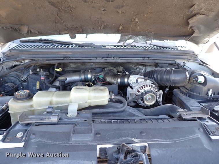 image for item LU9058 2000 Ford F450 Super Duty  flatbed truck