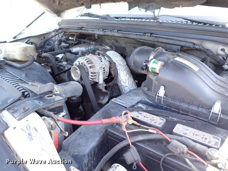 image for item LU9058 2000 Ford F450 Super Duty  flatbed truck