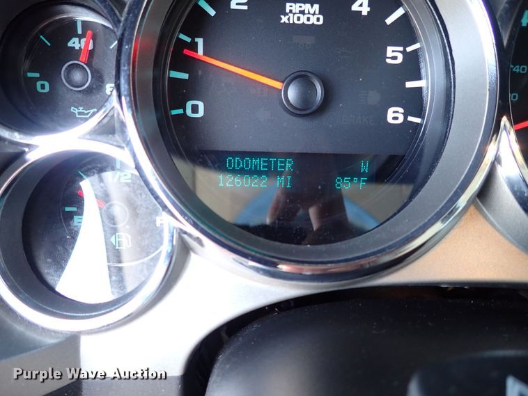 image for item LU9059 2013 Chevrolet Silverado 1500  Crew Cab pickup truck