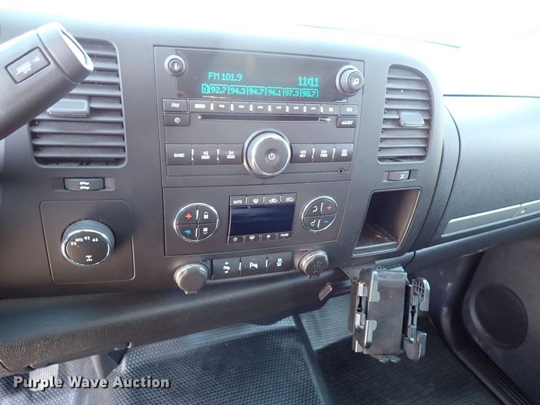 image for item LU9059 2013 Chevrolet Silverado 1500  Crew Cab pickup truck