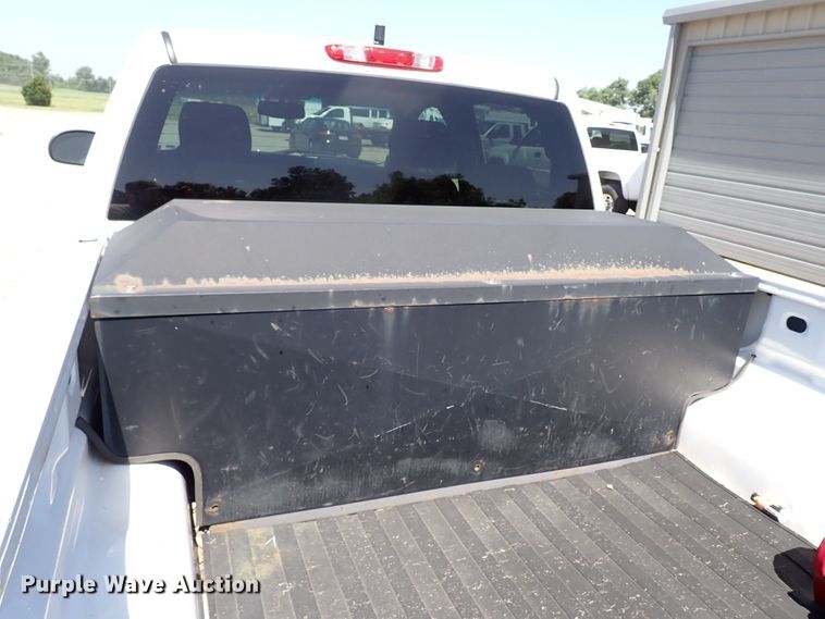 image for item LU9059 2013 Chevrolet Silverado 1500  Crew Cab pickup truck