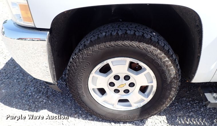 image for item LU9059 2013 Chevrolet Silverado 1500  Crew Cab pickup truck