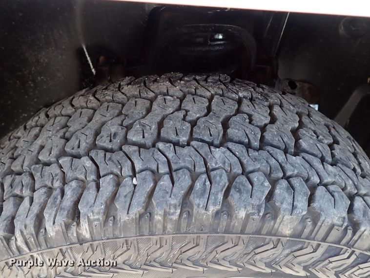 image for item LU9059 2013 Chevrolet Silverado 1500  Crew Cab pickup truck