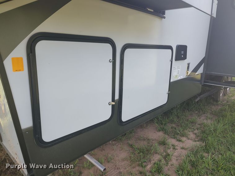 image for item LU9065 2018 Forrest River Vengeance  toy hauler camper