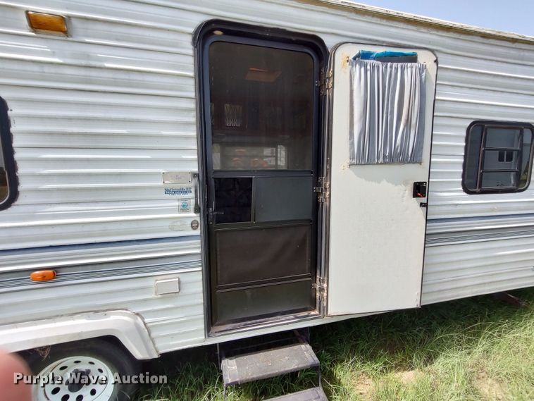 image for item LU9066 2000 Forrest River Salem  camper