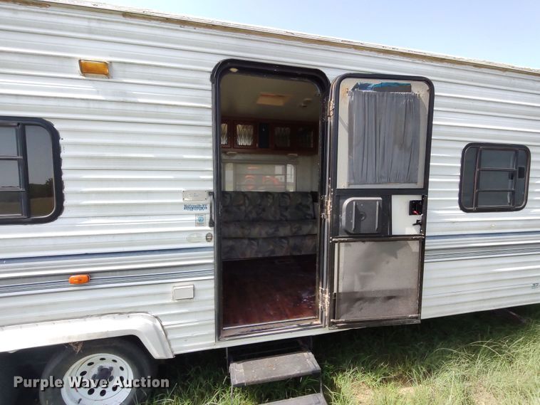 image for item LU9066 2000 Forrest River Salem  camper