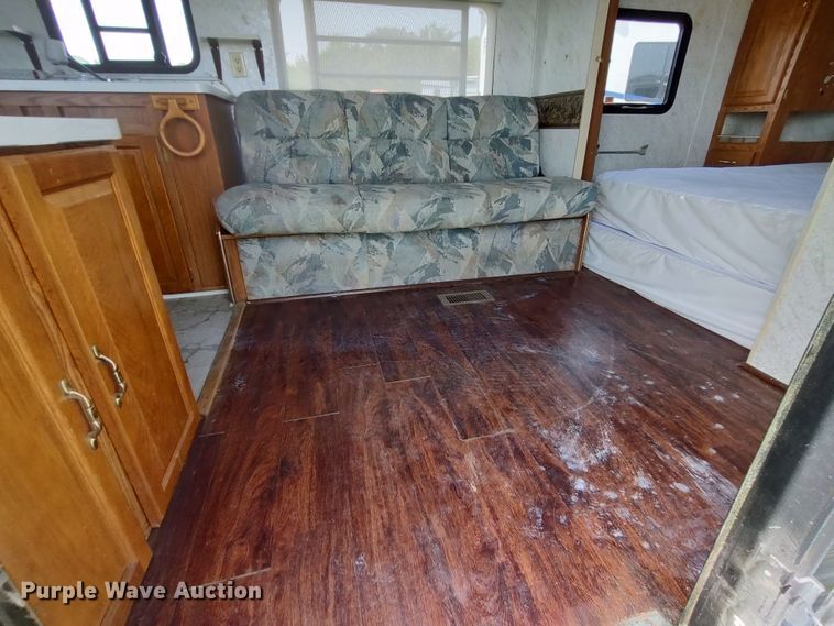 image for item LU9066 2000 Forrest River Salem  camper