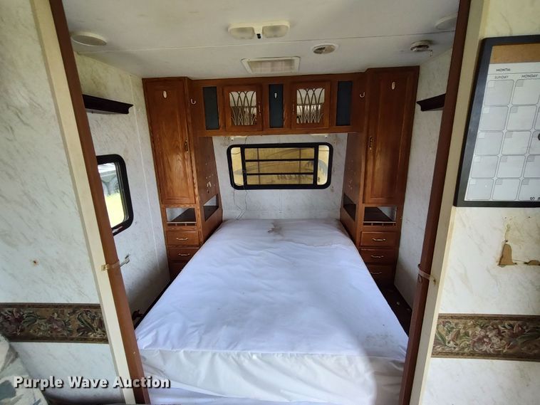 image for item LU9066 2000 Forrest River Salem  camper