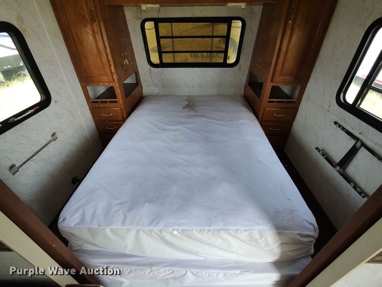 image for item LU9066 2000 Forrest River Salem  camper