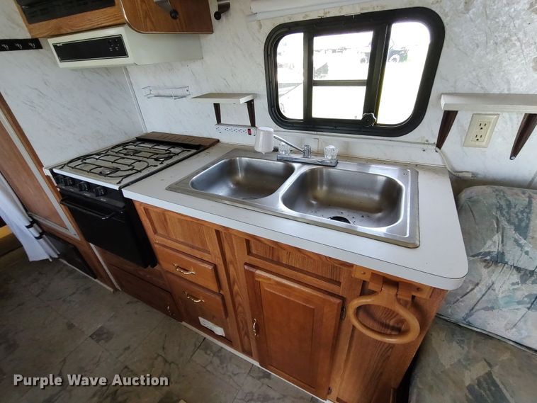 image for item LU9066 2000 Forrest River Salem  camper