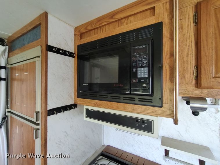 image for item LU9066 2000 Forrest River Salem  camper