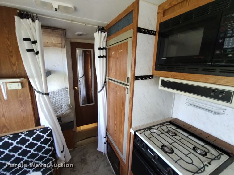 image for item LU9066 2000 Forrest River Salem  camper