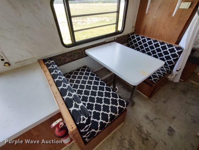 image for item LU9066 2000 Forrest River Salem  camper