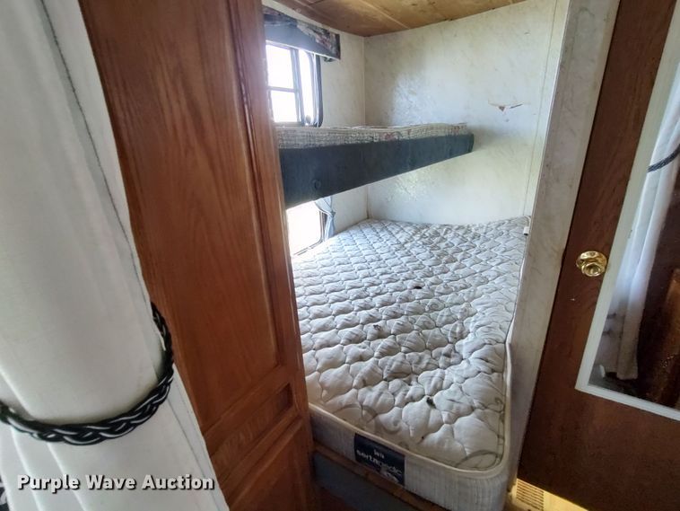 image for item LU9066 2000 Forrest River Salem  camper