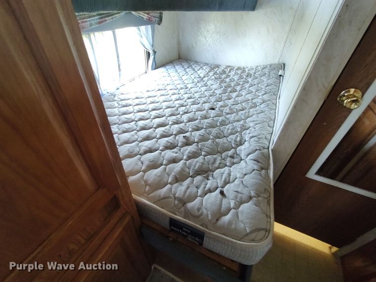 image for item LU9066 2000 Forrest River Salem  camper