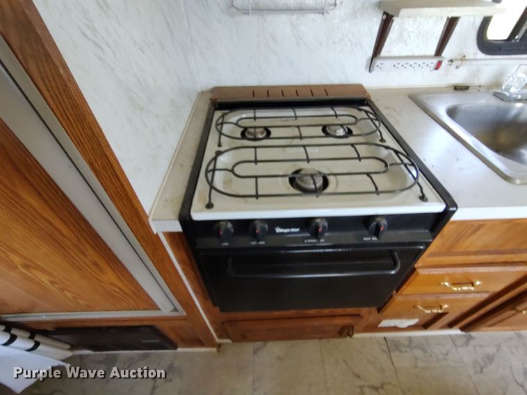 image for item LU9066 2000 Forrest River Salem  camper